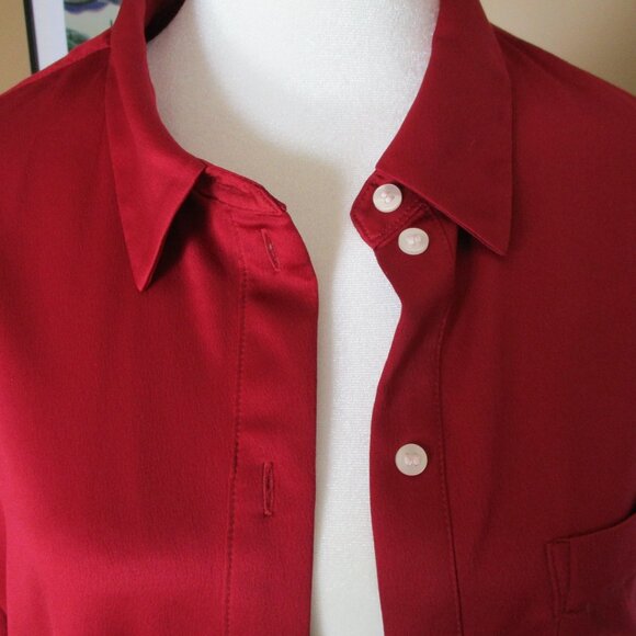 Button-up long-sleeve - Picture 2 of 9